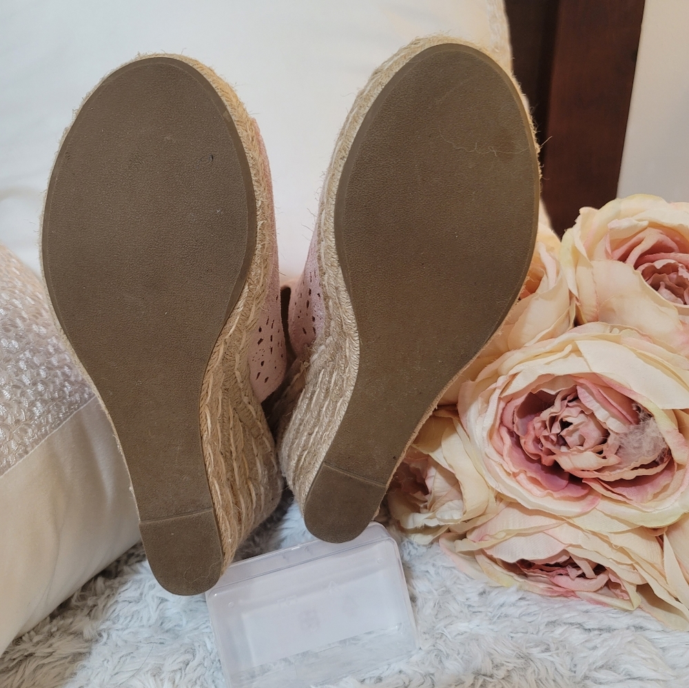 Beautiful Pink Not Rated Sandals size 7 1/2 - Picture 8 of 16